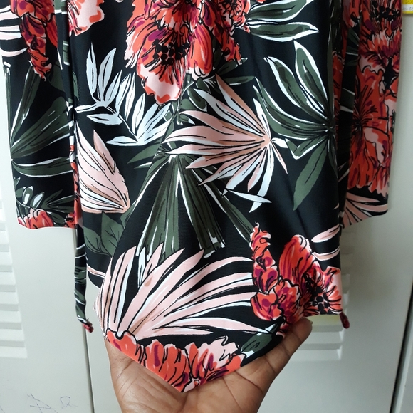 Kana Sol, Beach tops, size 16W. - Picture 3 of 6